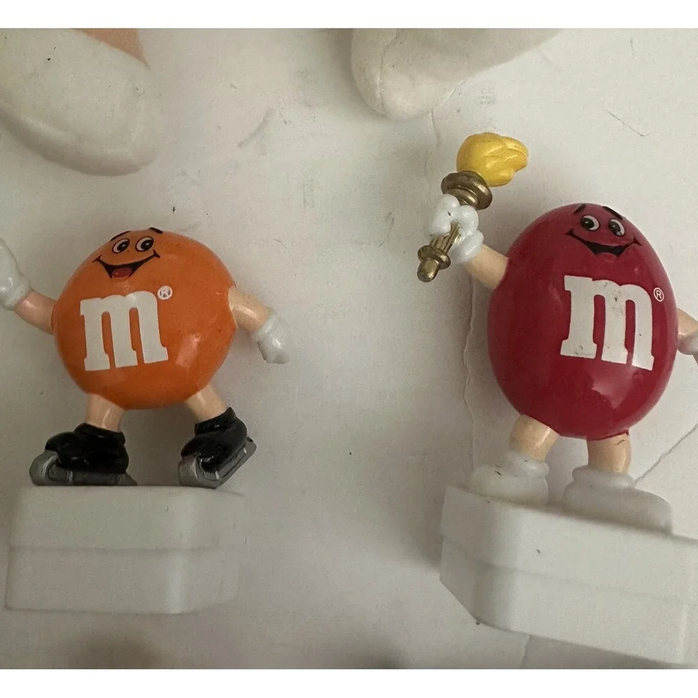 M&M's Lot 10 Square Sport Skiing, Skating, Hockey Olympic Torch & Plush 1991